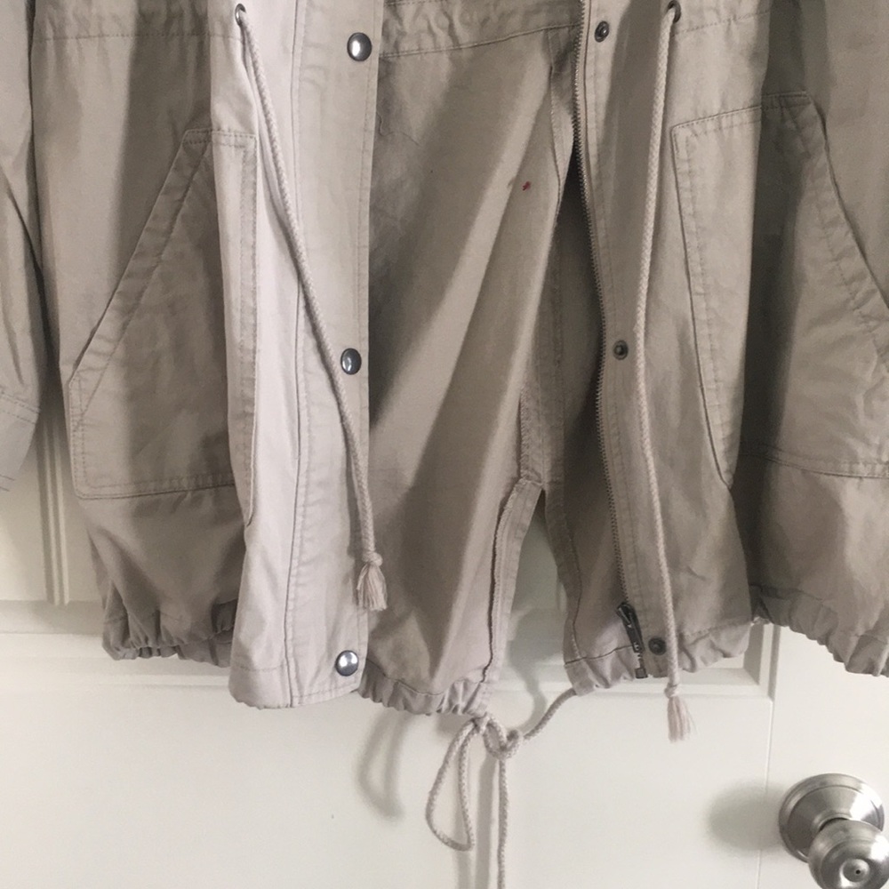 Beige jacket - Picture 2 of 4